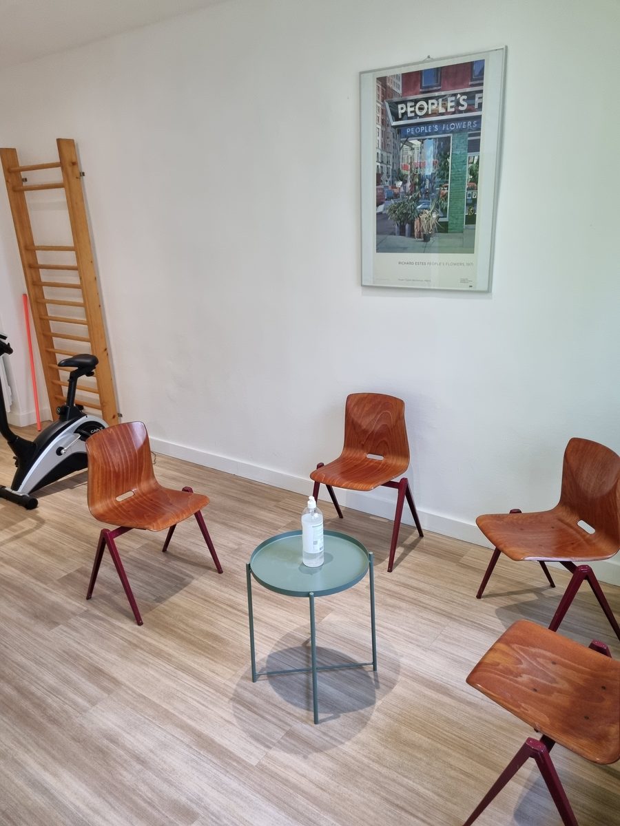 Salle d'attente cabinet ostéopathie Paris 3e boulevard Saint-Martin
